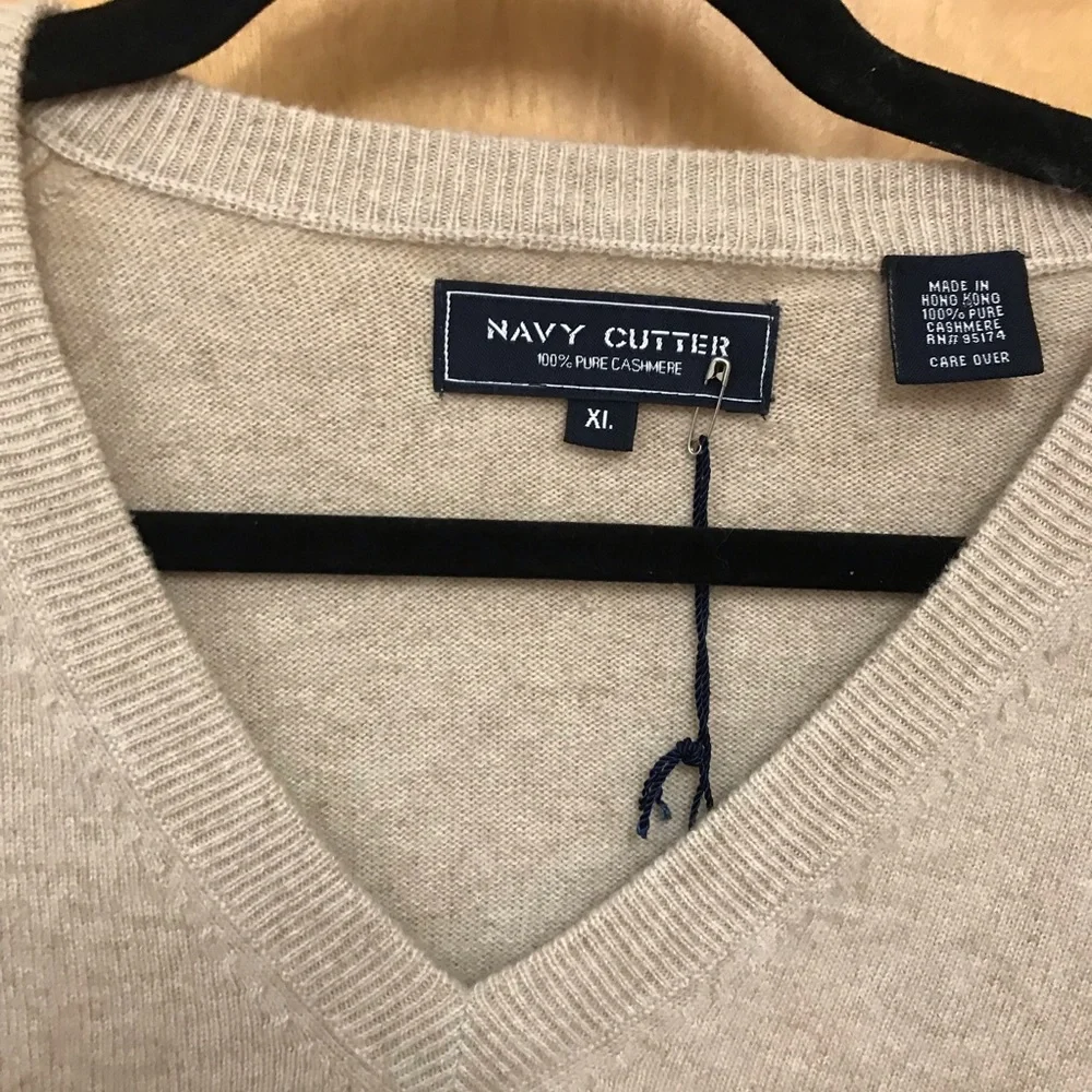 Navy Cutter 100% Cashmere sweater Oatmeal color sz XL NWT